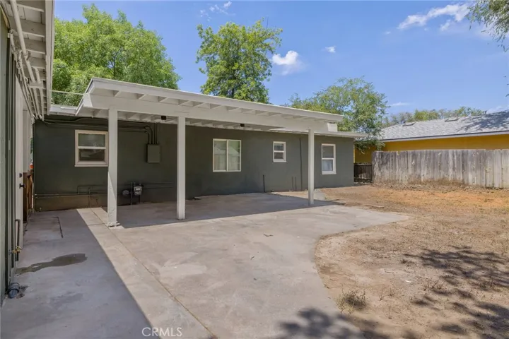 1805 N Redington Place, Hanford, California 93230