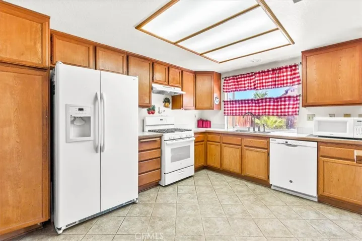 13374 Northstar Avenue, Victorville, California 92392