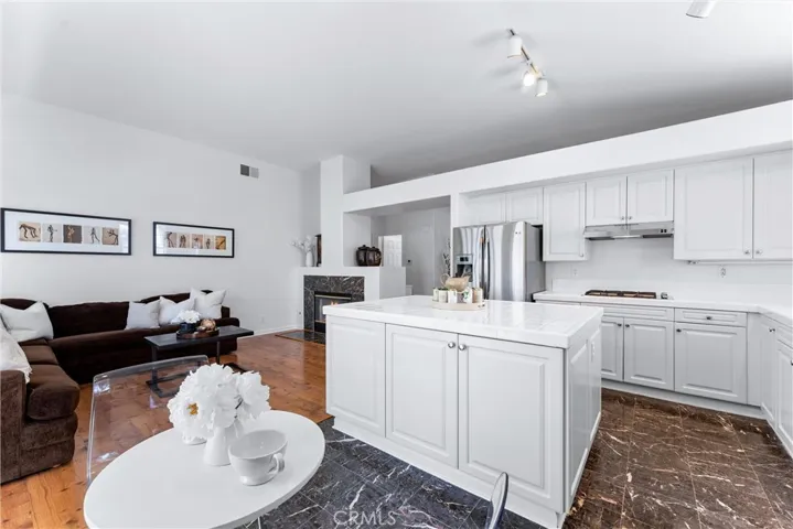 2960 Sunset, Signal Hill, California 90755