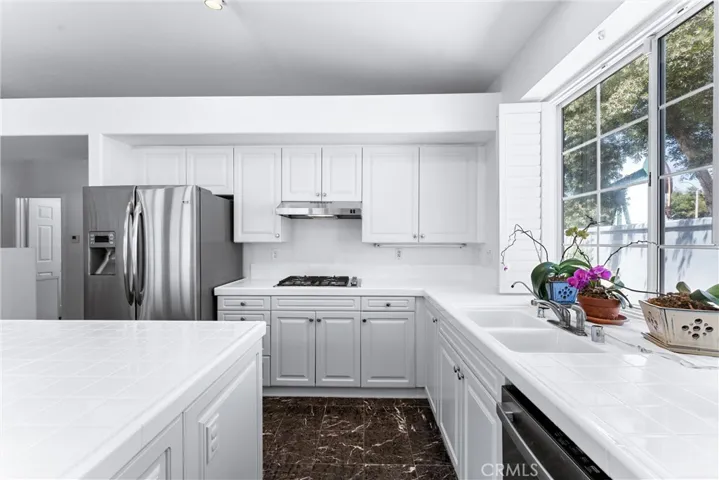 2960 Sunset, Signal Hill, California 90755