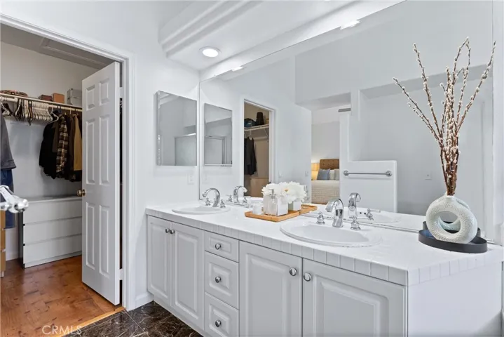 2960 Sunset, Signal Hill, California 90755