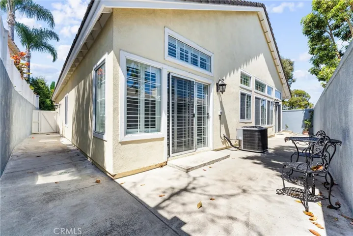 Backyard area by the sliding door of Primary bedroom.