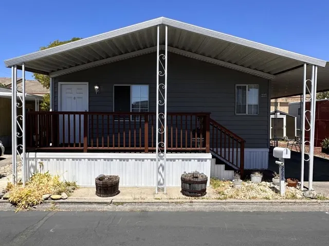 227 Ricardo Avenue, Santa Rosa, California 95407