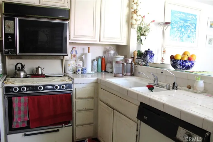 21 Wellesley 24, Irvine, California 92612