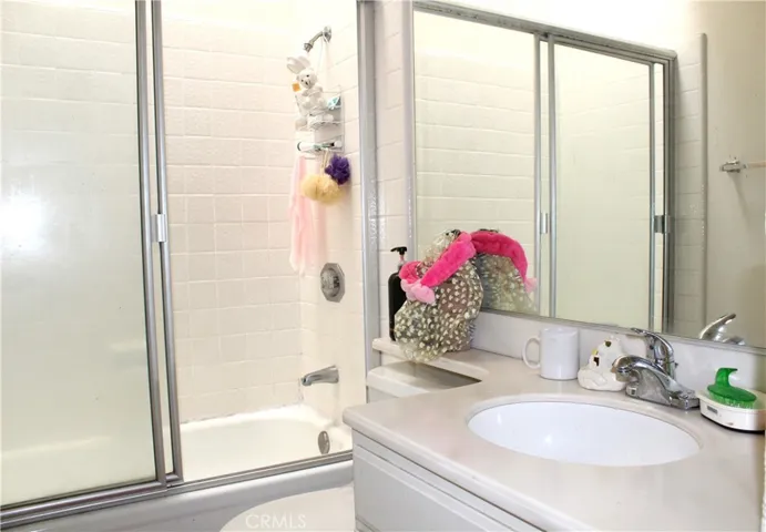 21 Wellesley 24, Irvine, California 92612