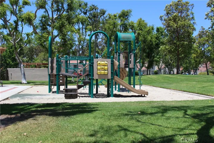 21 Wellesley 24, Irvine, California 92612