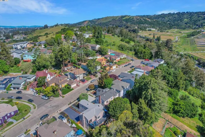 9332 Granada Ave, Oakland, California 94605