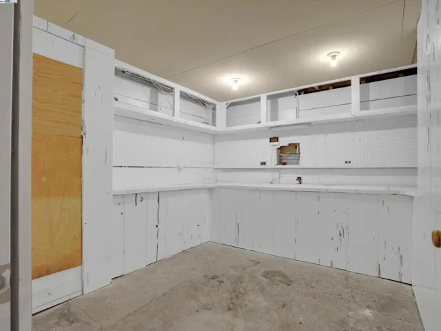 9332 Granada Ave, Oakland, California 94605