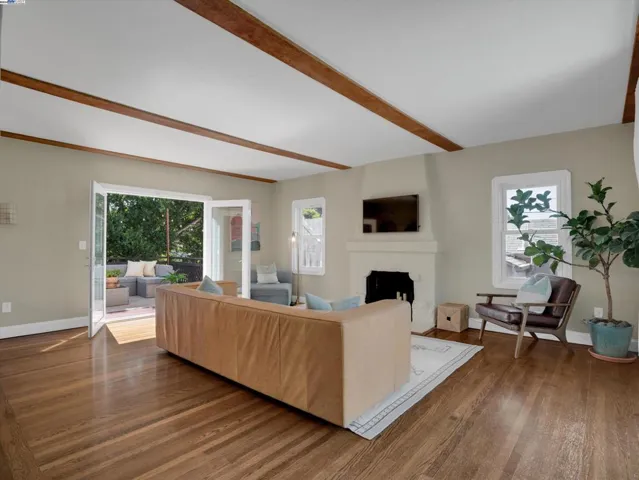 9332 Granada Ave, Oakland, California 94605