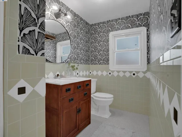 9332 Granada Ave, Oakland, California 94605