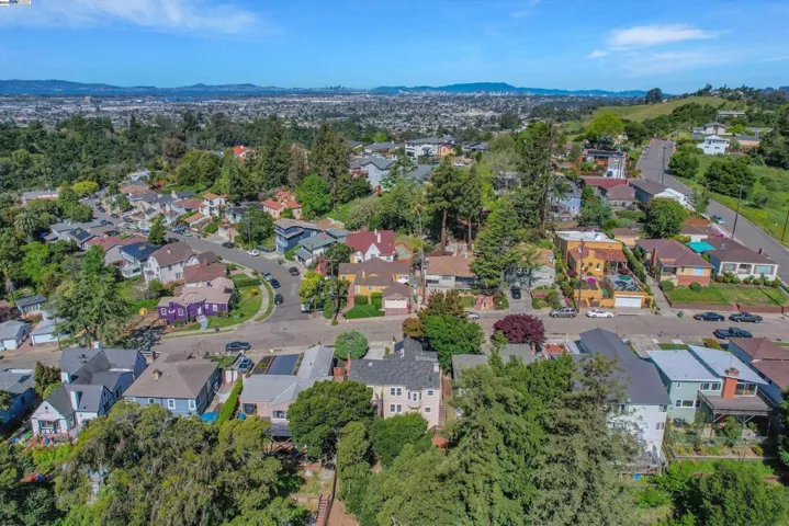 9332 Granada Ave, Oakland, California 94605