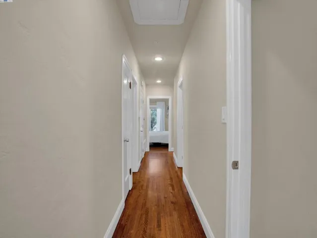 9332 Granada Ave, Oakland, California 94605