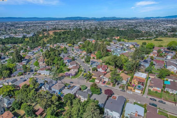 9332 Granada Ave, Oakland, California 94605