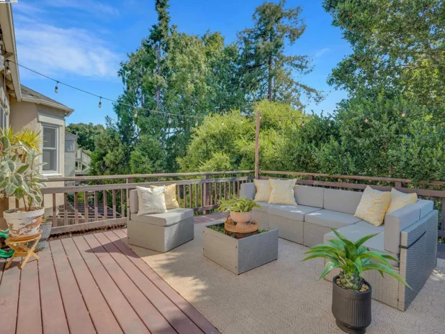 9332 Granada Ave, Oakland, California 94605