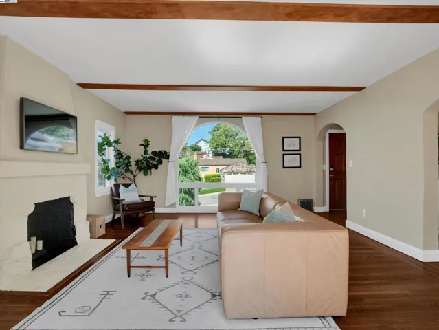 9332 Granada Ave, Oakland, California 94605
