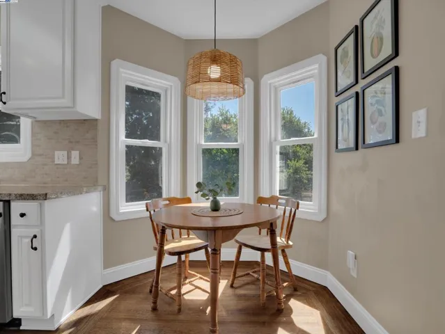 9332 Granada Ave, Oakland, California 94605