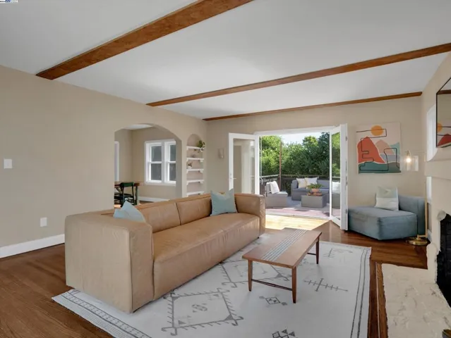 9332 Granada Ave, Oakland, California 94605