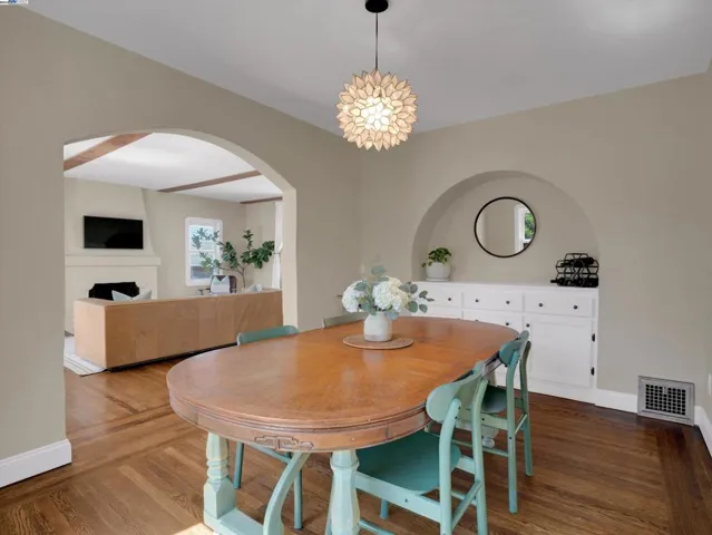 9332 Granada Ave, Oakland, California 94605