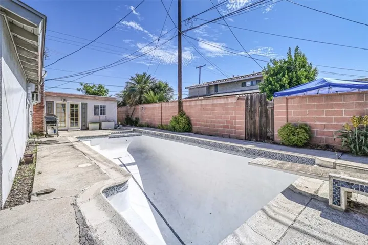 8002 San Leon Circle, Buena Park, California 90620