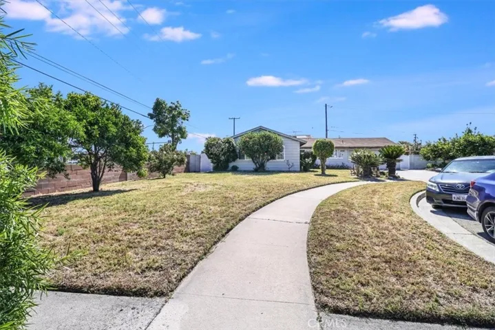 8002 San Leon Circle, Buena Park, California 90620