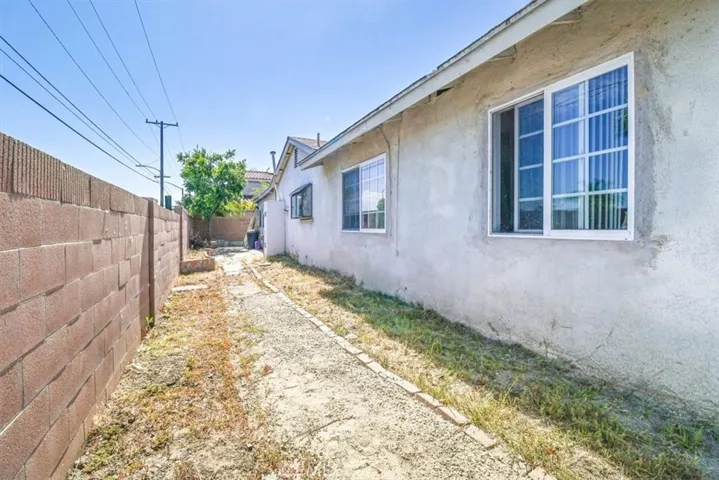 8002 San Leon Circle, Buena Park, California 90620