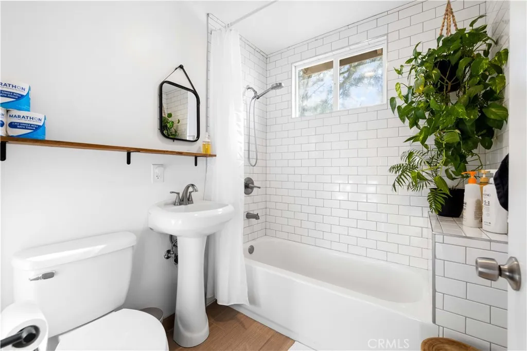 61879 Valley View Circle, Joshua Tree, California 92252 home-pic-4