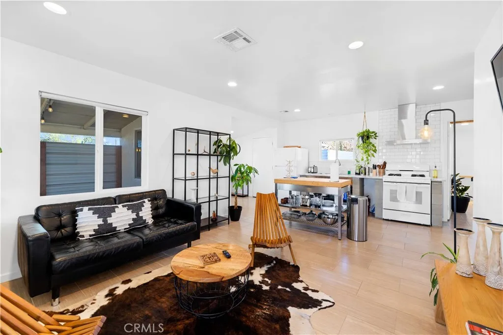 61879 Valley View Circle, Joshua Tree, California 92252 home-pic-8