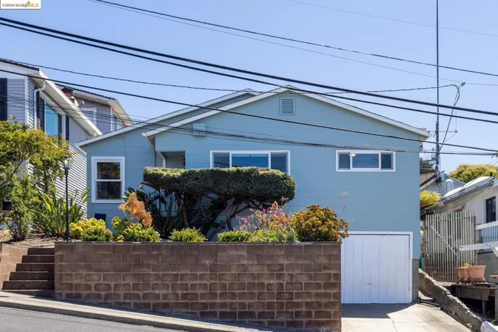6093 Monterey Ave, Richmond, California 94805-1239