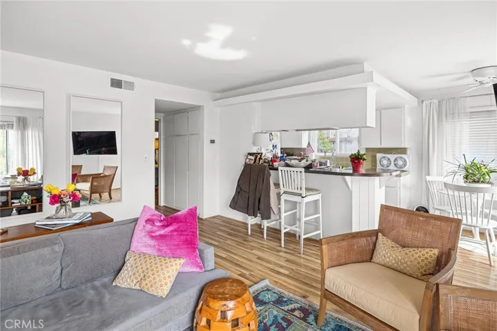 429 10th Street A, Manhattan Beach, California 90266