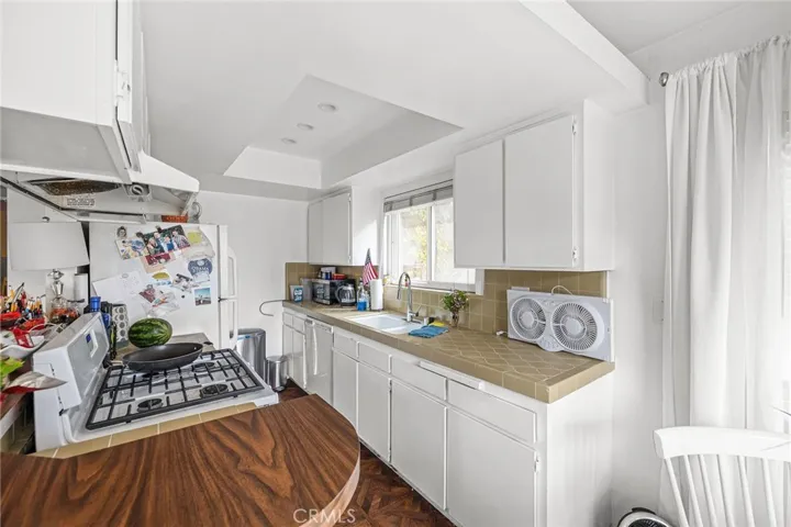 429 10th Street A, Manhattan Beach, California 90266