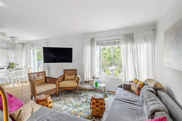 429 10th Street A, Manhattan Beach, California 90266