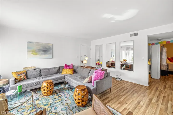 429 10th Street A, Manhattan Beach, California 90266