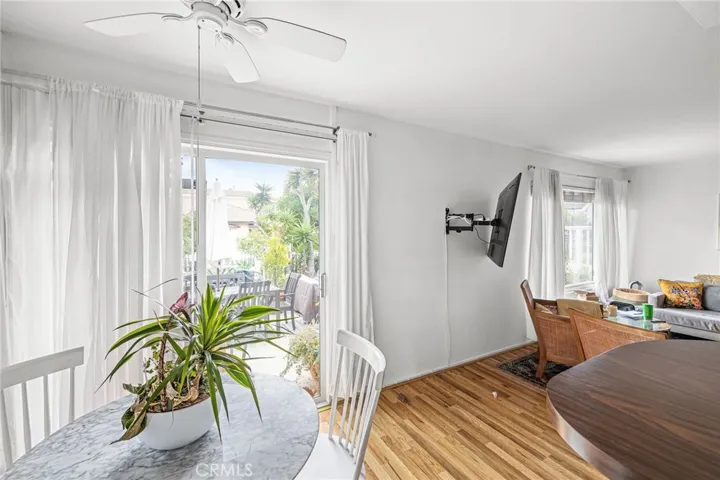 429 10th Street A, Manhattan Beach, California 90266