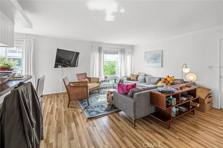 429 10th Street A, Manhattan Beach, California 90266