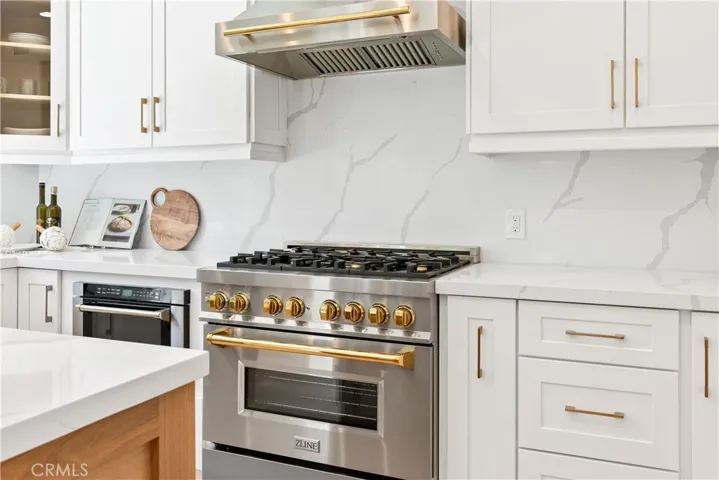 Stand alone chef's range