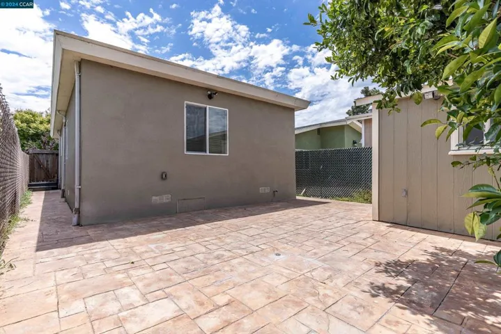 2501 Andrade Ave, Richmond, California 94804