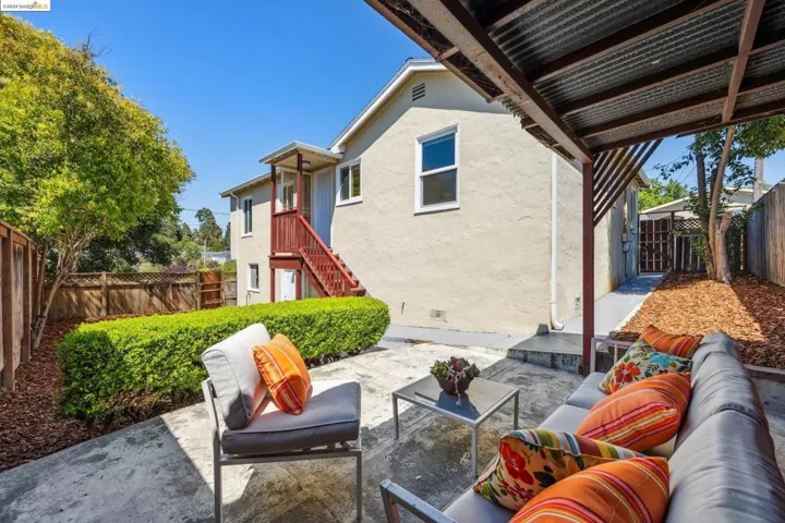707 Smith Ave, Pinole, California 94564