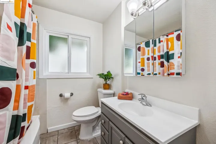 707 Smith Ave, Pinole, California 94564