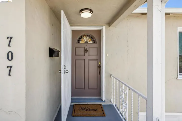 707 Smith Ave, Pinole, California 94564