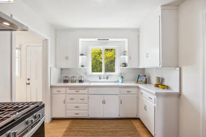 707 Smith Ave, Pinole, California 94564