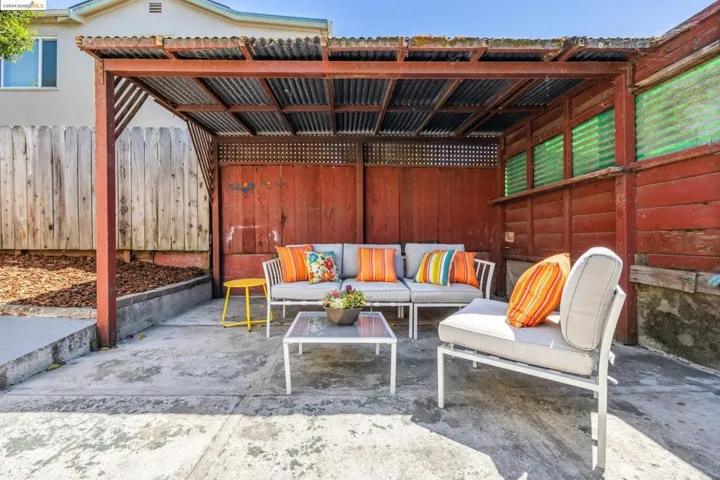 707 Smith Ave, Pinole, California 94564