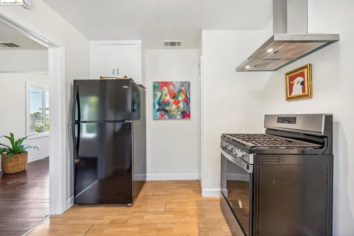 707 Smith Ave, Pinole, California 94564