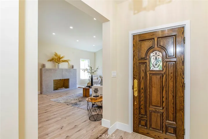 2018 W Kenneth Road, Glendale, California 91201