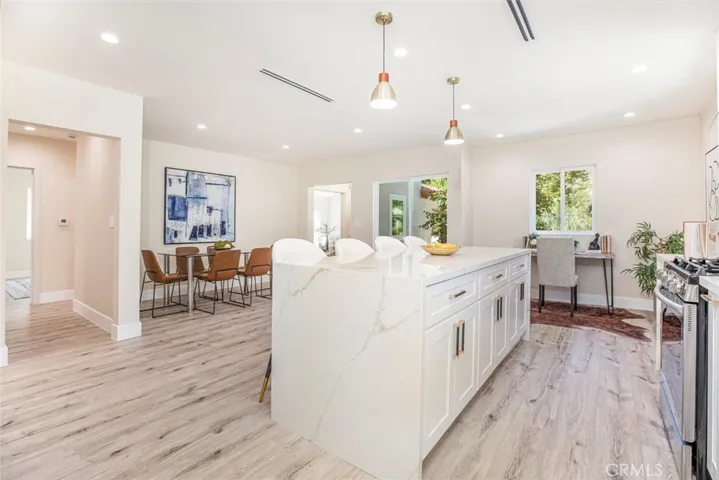 2018 W Kenneth Road, Glendale, California 91201