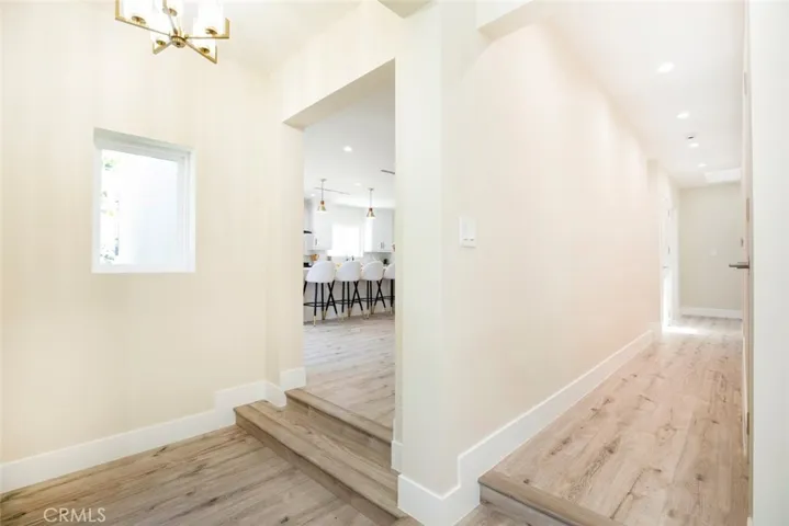 2018 W Kenneth Road, Glendale, California 91201