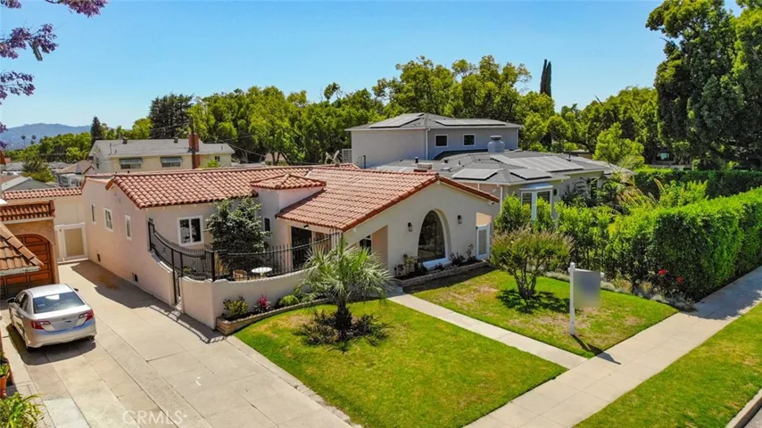2018 W Kenneth Road, Glendale, California 91201