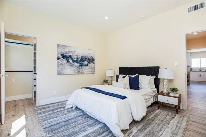 2018 W Kenneth Road, Glendale, California 91201