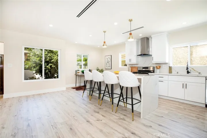 2018 W Kenneth Road, Glendale, California 91201