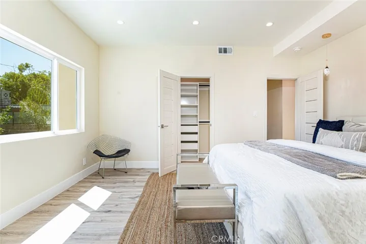 2018 W Kenneth Road, Glendale, California 91201