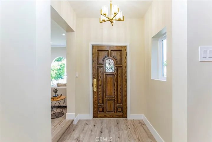2018 W Kenneth Road, Glendale, California 91201